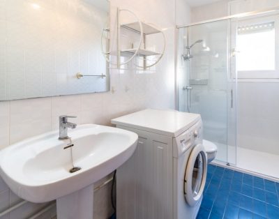 CAP RAS 03 – Comfortable top-floor apartment with sea views