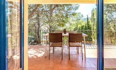 GRIFEU 14 – Appartement avec terrasse et jardin