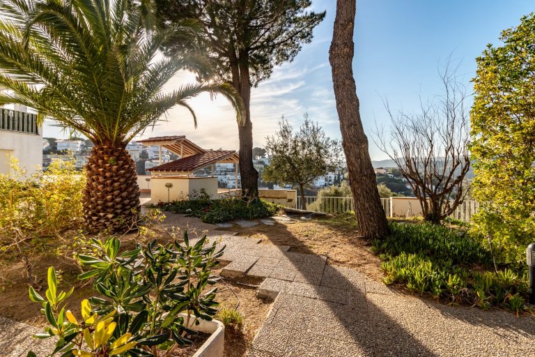 Apartment in Llançà