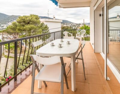 CARBONERES 45 – Apartamento con terraza
