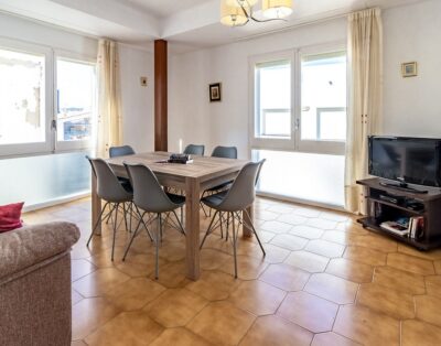 PORT DE LLANÇÀ 35 – Apartamento centrico en el puerto