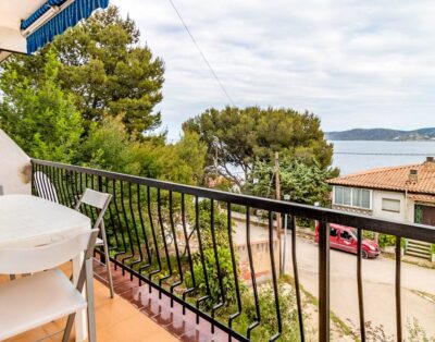 CARBONERES 45 – Apartamento con terraza