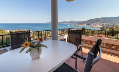 GRIFEU 05 – Apartament lluminós amb terrassa i vistes al mar