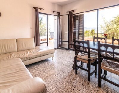 GRIFEU 06 – Bright apartment with terrace and sea views