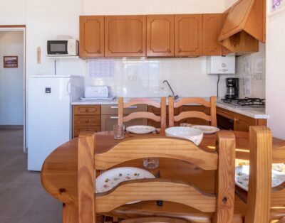 CAP RAS 03 – Comfortable top-floor apartment with sea views
