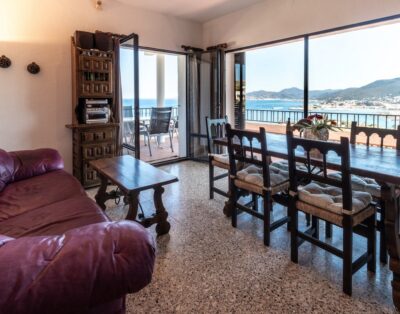 GRIFEU 05 – Bright apartment with terrace and sea views