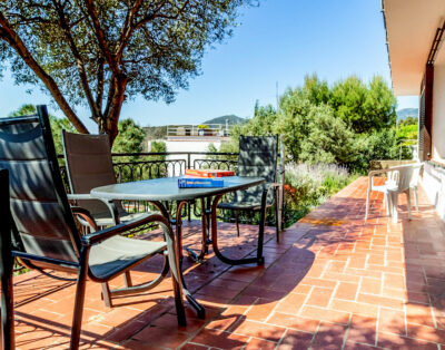 GRIFEU 08 – Apartamento con agradable terraza exterior