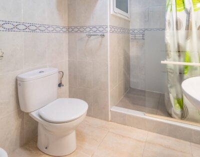LA FARELLA LA COMA 60 – Apartamento bien ubicado con balcón