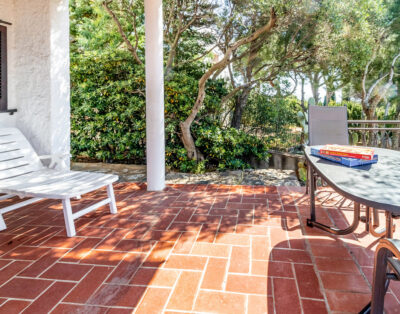 GRIFEU 08 – Apartamento con agradable terraza exterior