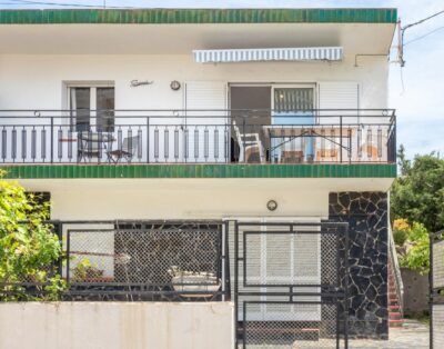 LA FARELLA LA COMA 60 – Apartamento bien ubicado con balcón