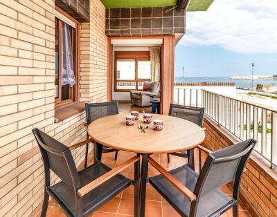 SANT CARLES 20 – Apartamento soleado con vistas al mar