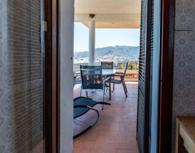 GRIFEU 05 – Bright apartment with terrace and sea views