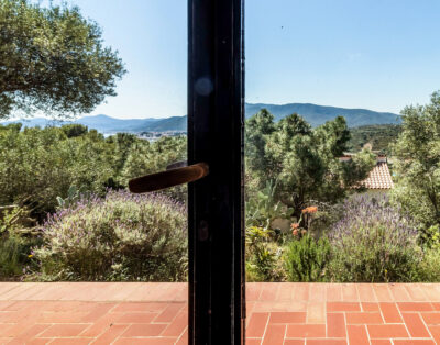 GRIFEU 08 – Apartamento con agradable terraza exterior