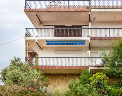 CARBONERES 45 – Apartamento con terraza