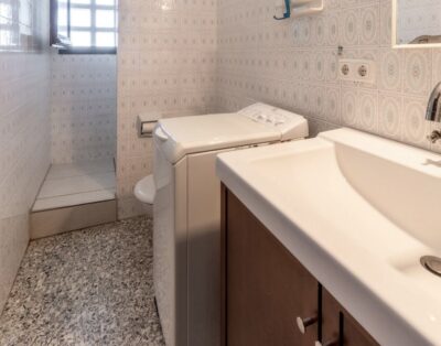 GRIFEU 05 – Bright apartment with terrace and sea views