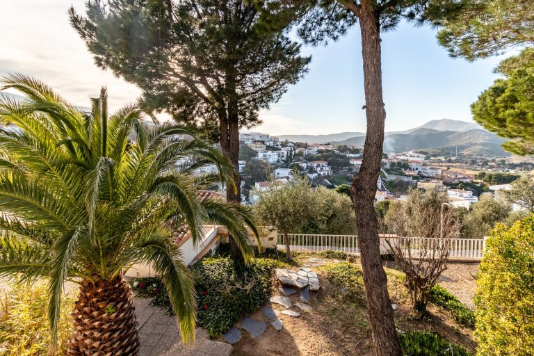 Apartment in Llançà
