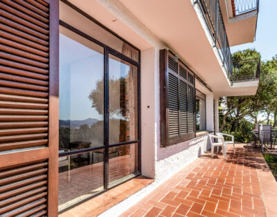 GRIFEU 08 – Apartamento con agradable terraza exterior