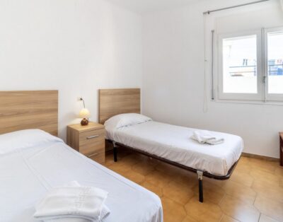 PORT DE LLANÇÀ 35 – Apartamento centrico en el puerto