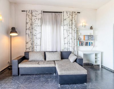 CAP RAS 01 – Apartment with terrace and sea views