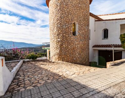 GRIFEU 11 – Apartamento con terraza y vista panorámica