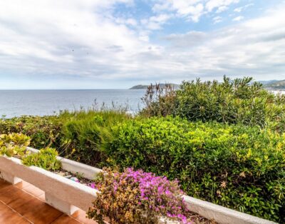 CARBONERES 47 – Apartamento en primera línea de mar