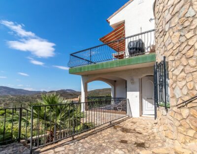 GRIFEU 11 – Apartamento con terraza y vista panorámica