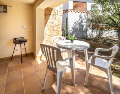 GRIFEU 15 – Apartamento pequeño con patio