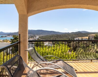 GRIFEU 11 – Apartamento con terraza y vista panorámica