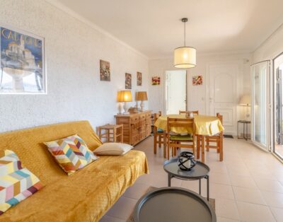 GRIFEU 11 – Apartamento con terraza y vista panorámica