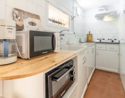 GRIFEU 15 – Apartamento pequeño con patio