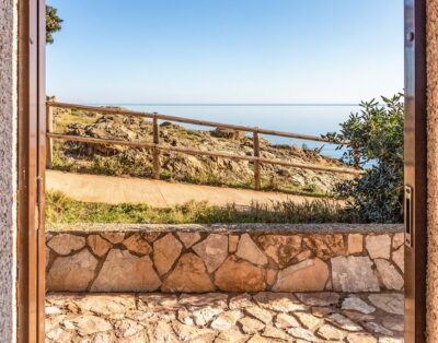 CARBONERES 47 – Apartamento en primera línea de mar