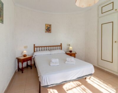 GRIFEU 11 – Apartamento con terraza y vista panorámica