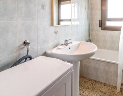 CARBONERES 47 – Apartamento en primera línea de mar