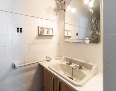 GRIFEU 15 – Apartamento pequeño con patio
