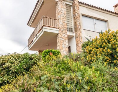 CARBONERES 47 – Apartamento en primera línea de mar