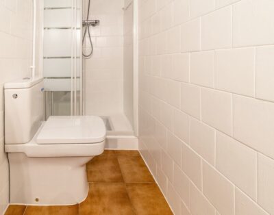 GRIFEU 15 – Apartamento pequeño con patio