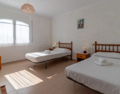 GRIFEU 11 – Apartamento con terraza y vista panorámica