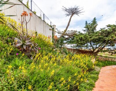 CARBONERES 47 – Apartamento en primera línea de mar