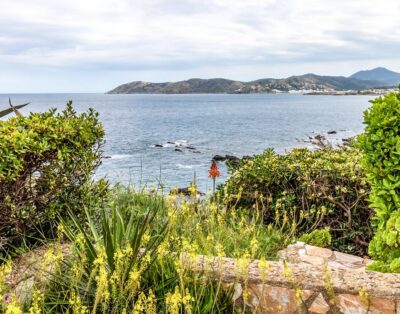 CARBONERES 47 – Apartamento en primera línea de mar