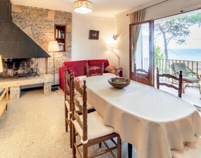 CARBONERES 53 – Apartamento con terraza, jardín y vistas