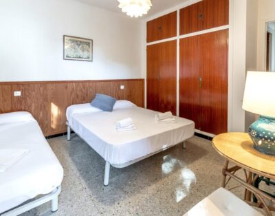 CARBONERES 53 – Apartamento con terraza, jardín y vistas