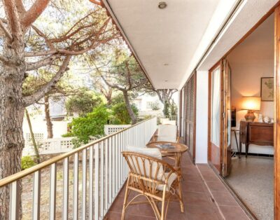 CARBONERES 53 – Apartamento con terraza, jardín y vistas