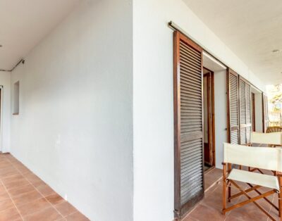 CARBONERES 53 – Apartamento con terraza, jardín y vistas