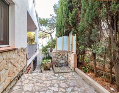 CARBONERES 53 – Apartamento con terraza, jardín y vistas