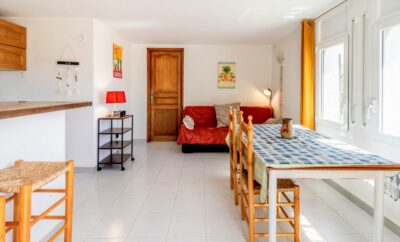 GRIFEU 12 – Studio avec vue sur la montagne et la côte