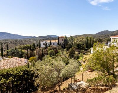 GRIFEU 12 – Estudio con vistas a la montaña y costa