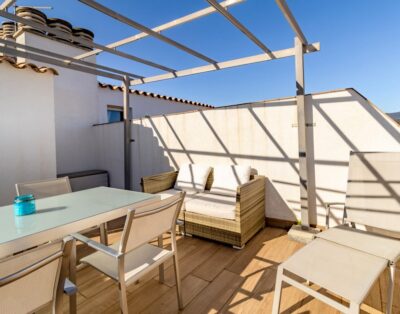 PORT DE LLANÇÀ 44 – Apartamento moderno con terraza