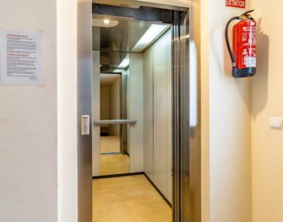 PORT DE LLANÇÀ 44 – Apartamento moderno con terraza