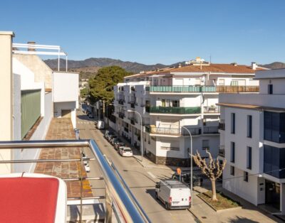 PORT DE LLANÇÀ 37 – Ático con terraza y vistas al mar