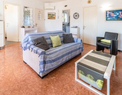 CAP RAS 04.3 – Apartment with terrace and sea views